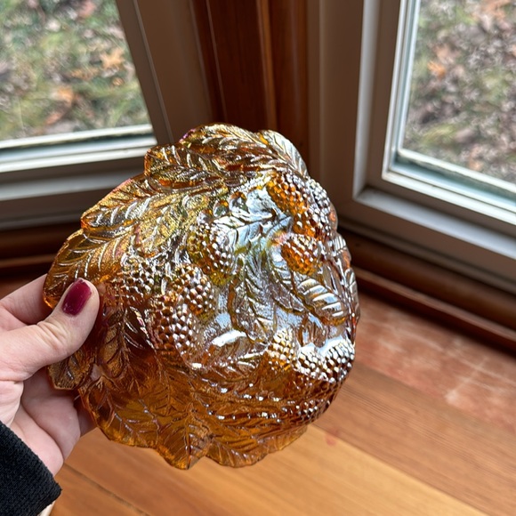 Carnival glass bowl dish floral pattern iridescent - Picture 2 of 8